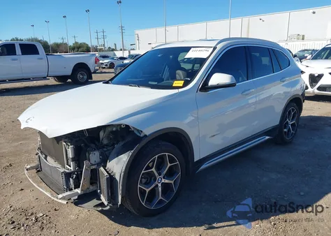 2018 BMW X1 xDrive28I z USA, uszkodzony, nr VIN WBXHT3C37J5F92654